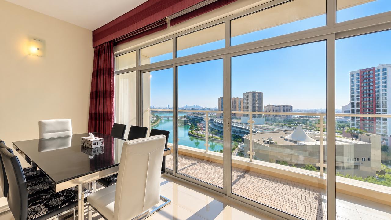 Two-Bedroom Corner Apartment with Balcony
