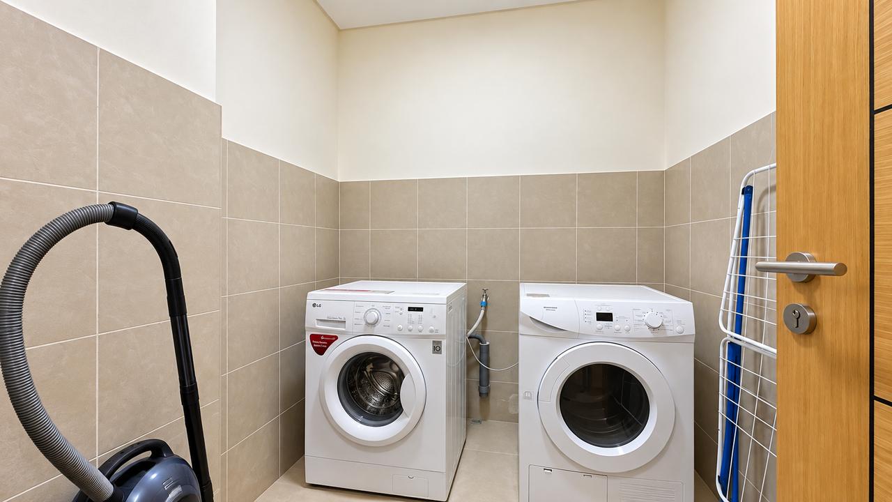 2-Bedroom Apartment with Pool and Gym Access