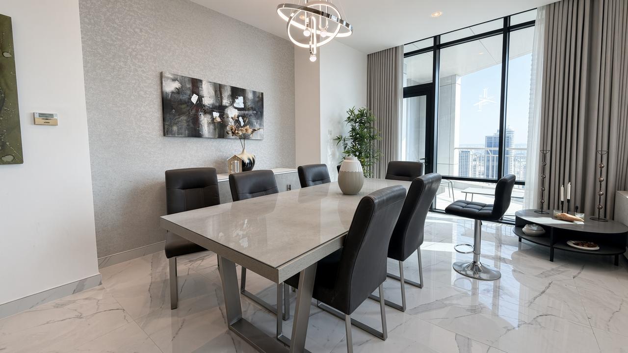 3 Bedroom Apartment with Pool and Gym Access