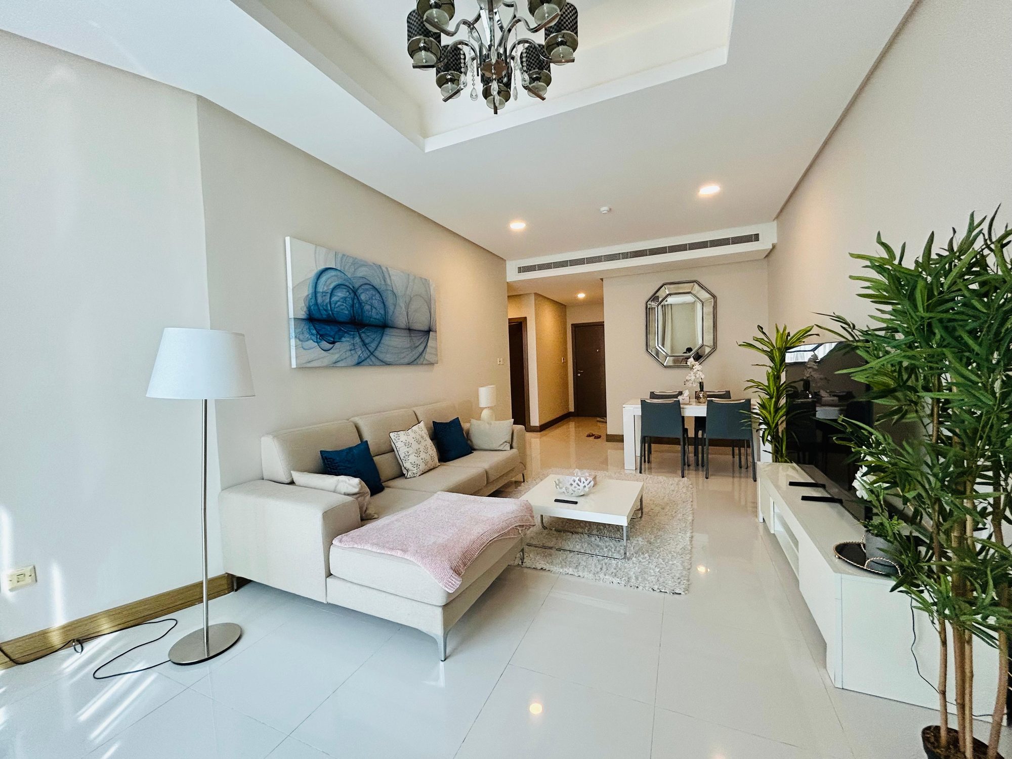 One Bedroom Apartment with Shared Pool and Gym