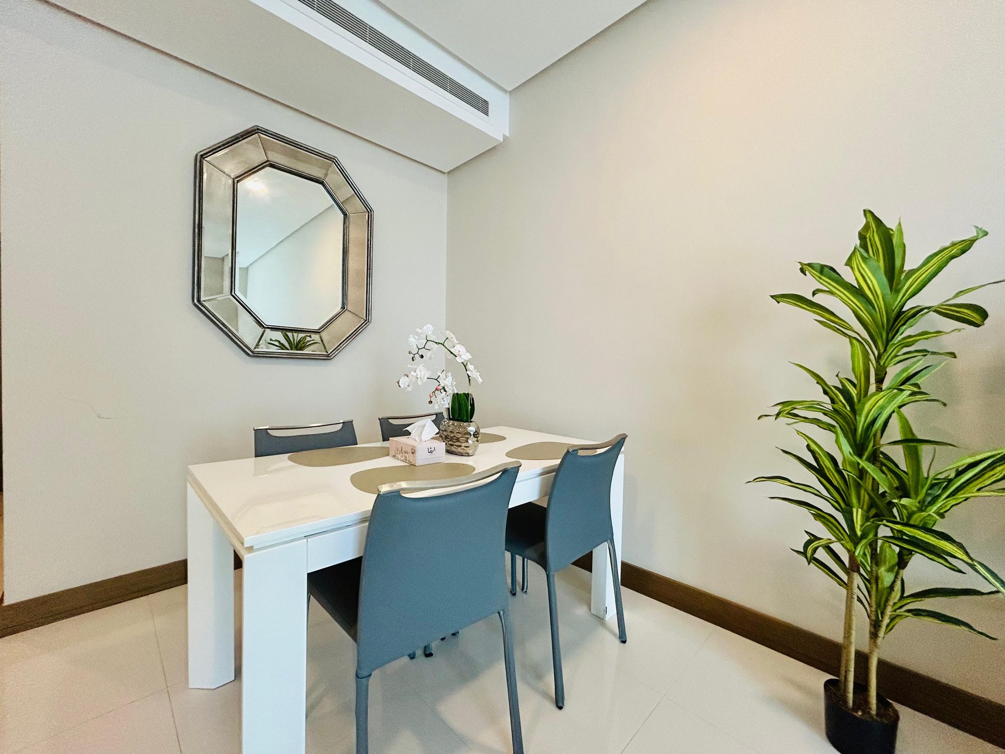 One Bedroom Apartment with Shared Pool and Gym