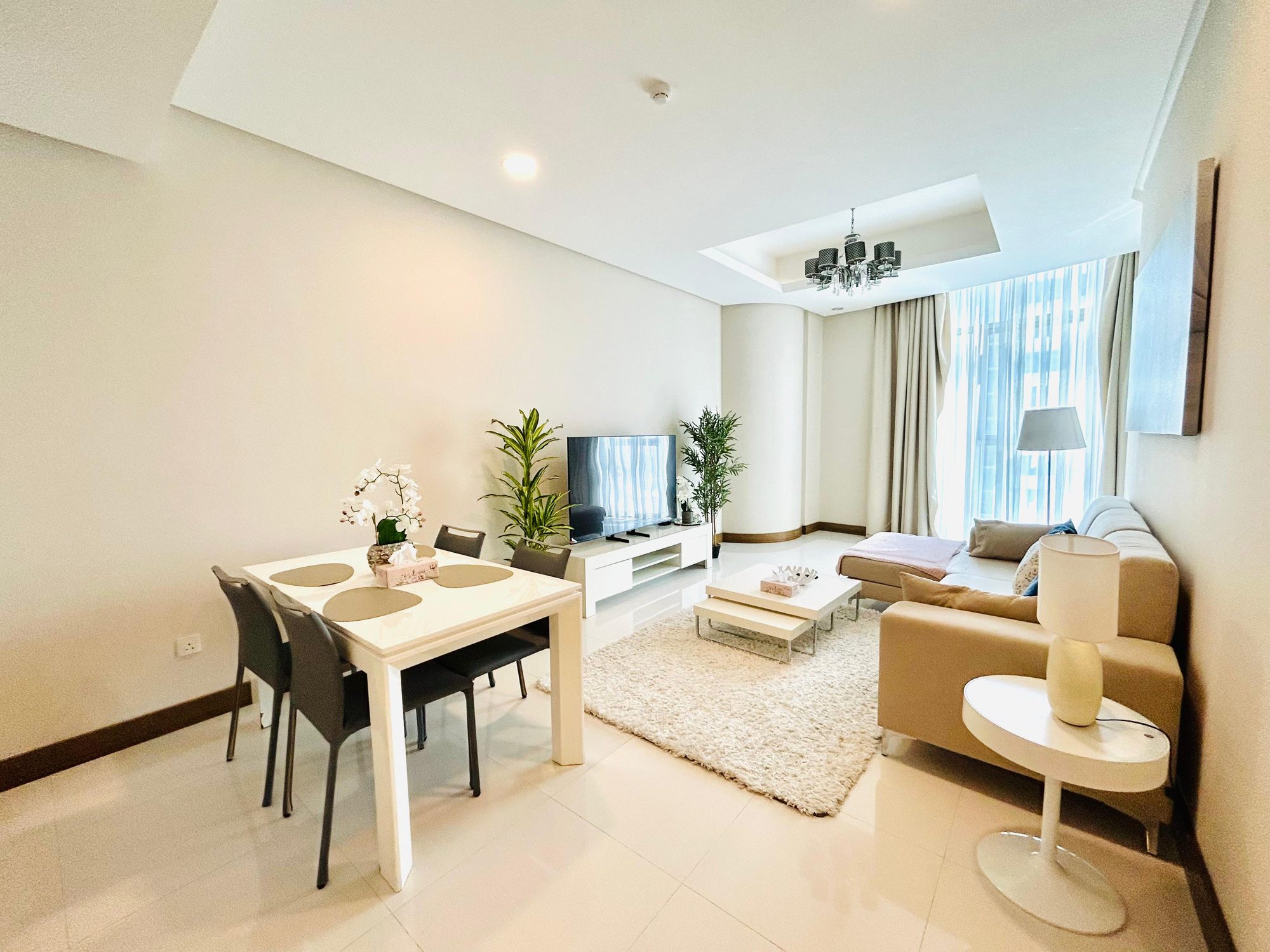 One Bedroom Apartment with Shared Pool and Gym