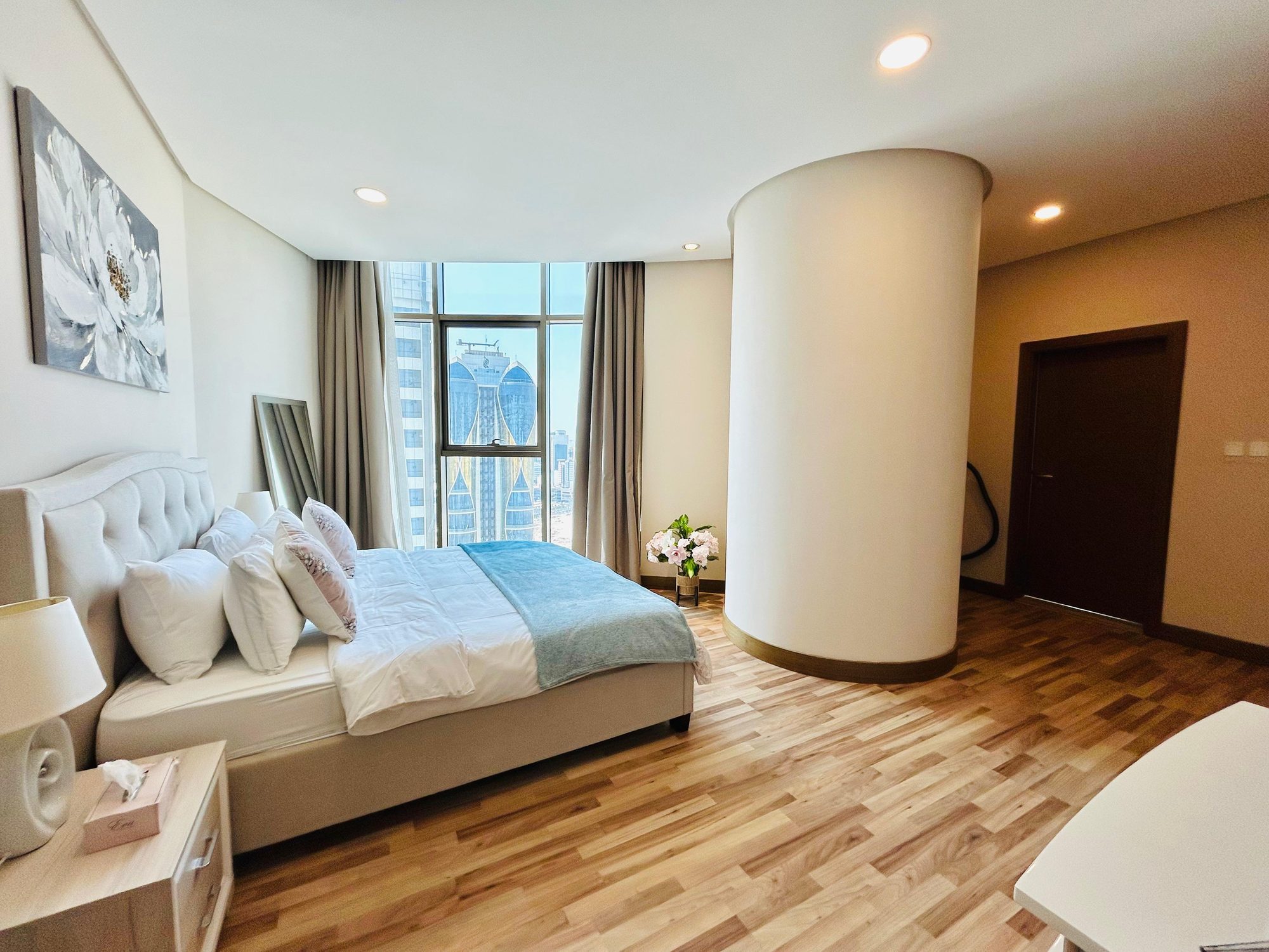 One Bedroom Apartment with Shared Pool and Gym