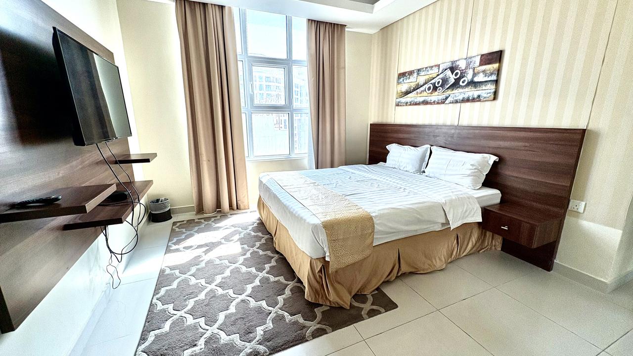 Two-Bedroom Apartment with Pool and Gym Access