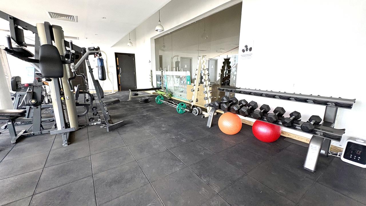 One-Bedroom Apartment with Water View and Gym