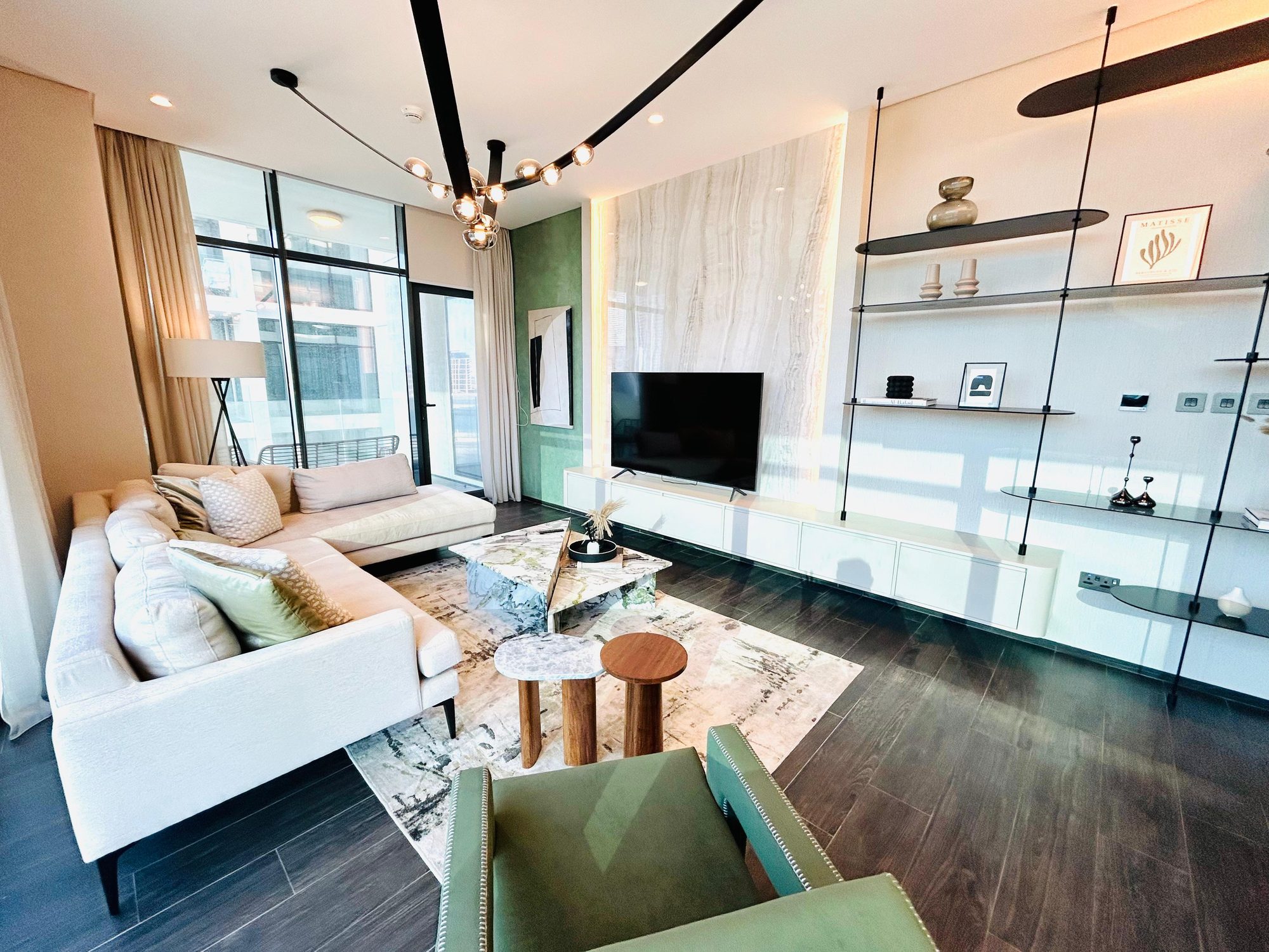 Two-Bedroom Apartment with Shared Pool and Gym