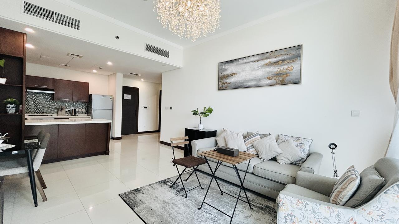 One-Bedroom Apartment with Dual Bathrooms