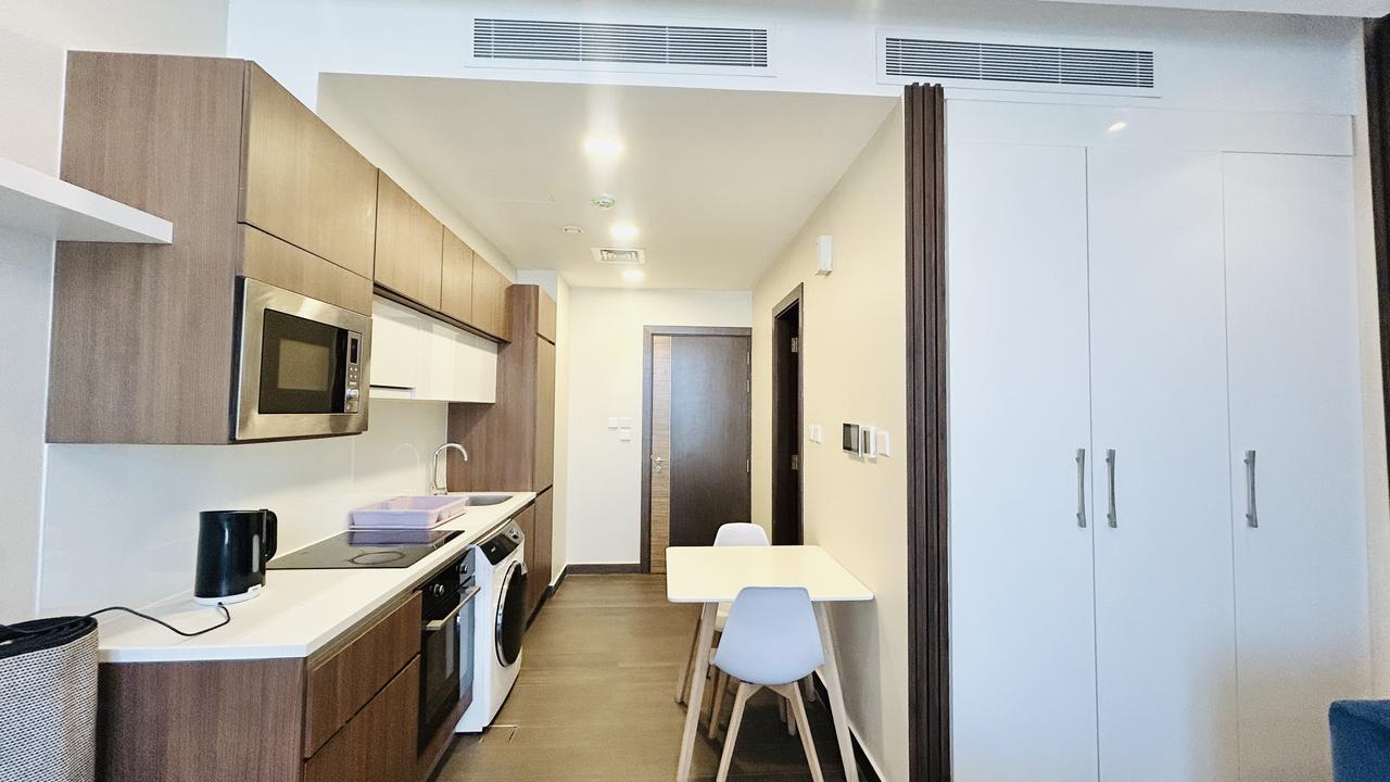 Fully-Furnished Studio Apartment with Pool and Gym