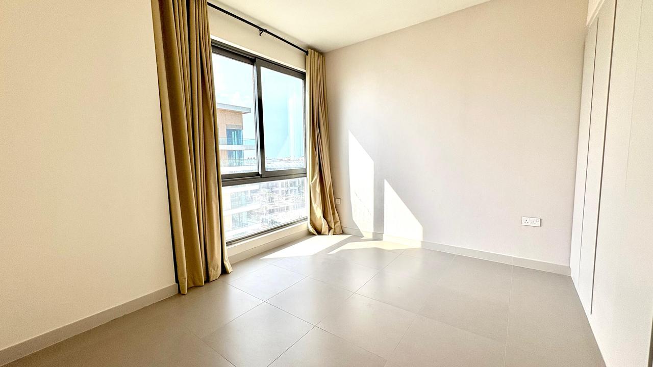 Four-Bedroom Apartment with Maid's Room