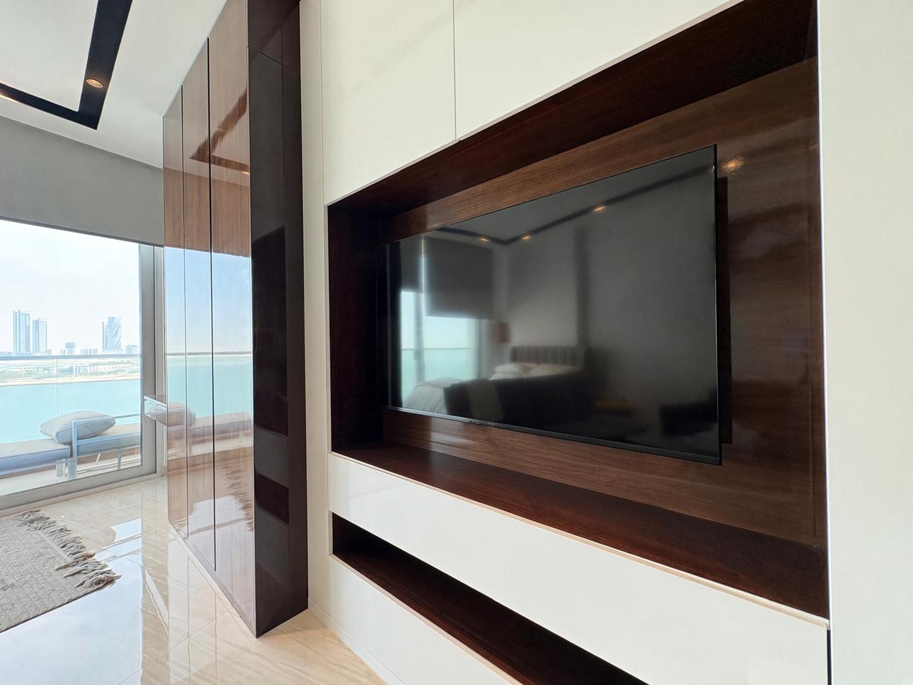 One-Bedroom Apartment with Water Views and Parking