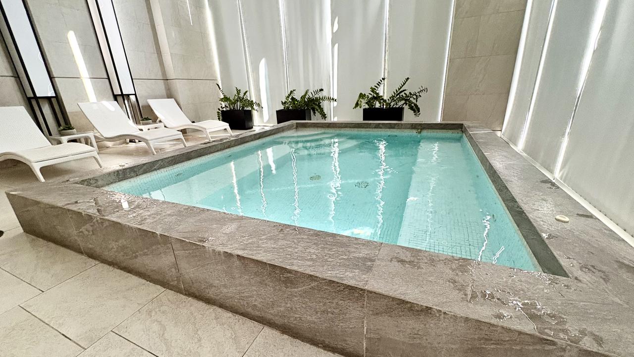 1-Bedroom Apartment with Pool and Gym Access