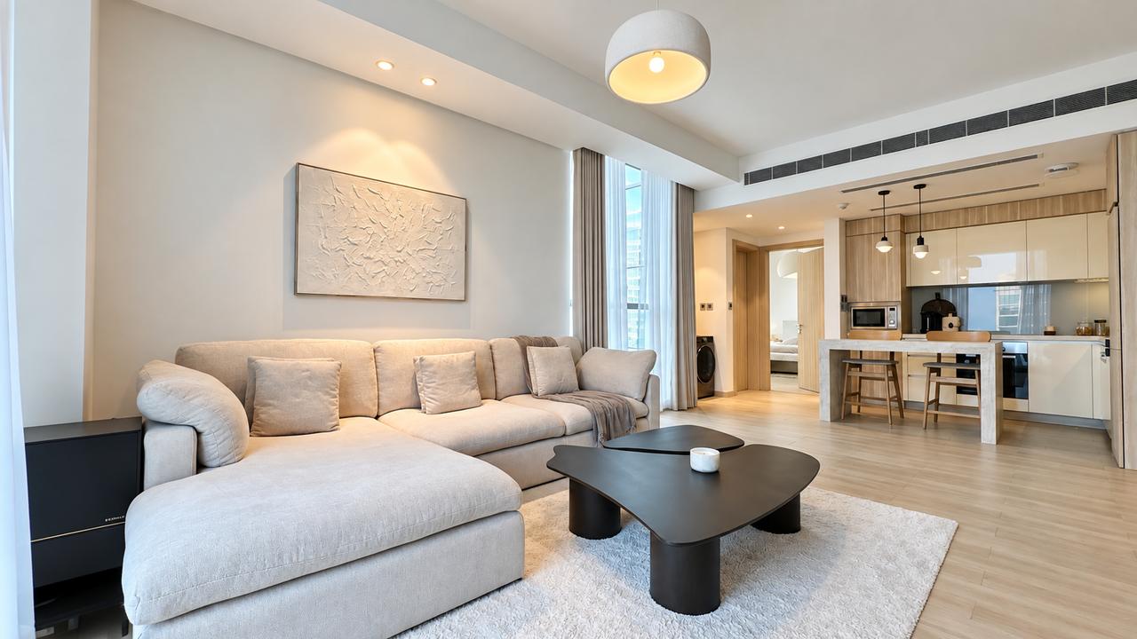 One Bedroom Apartment with Private Jacuzzi Access