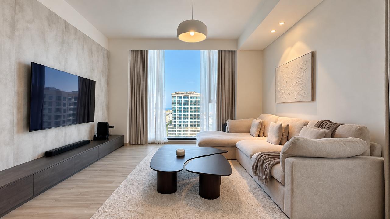 One Bedroom Apartment with Private Jacuzzi Access