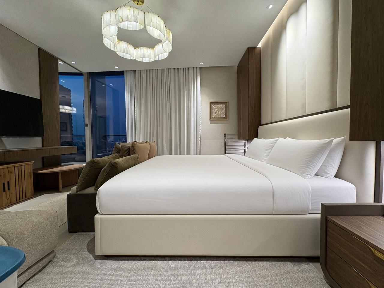One-Bedroom Apartment with Two Bathrooms