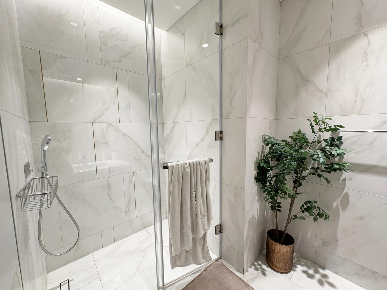 One-Bedroom Apartment with Two Bathrooms