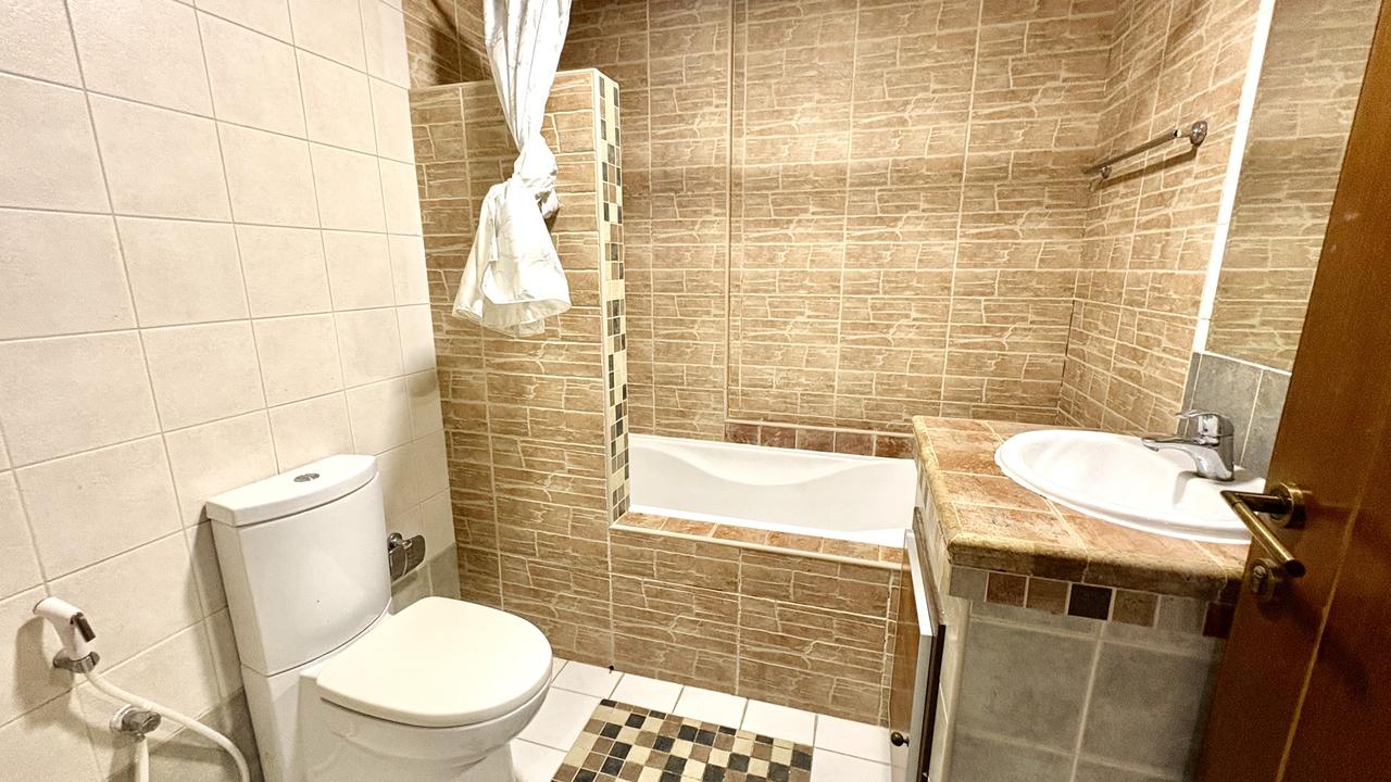 One Bedroom Apartment with Pool Access