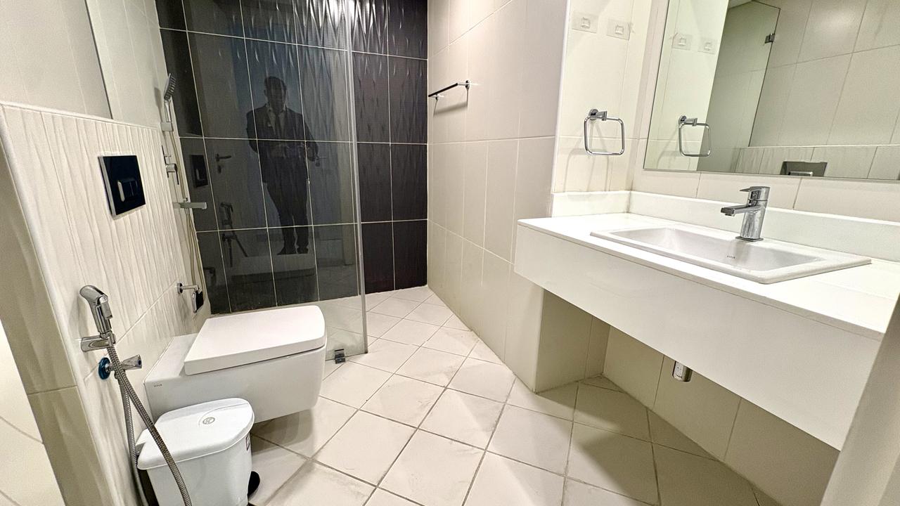 3-Bedroom Apartment with Pool and Gym