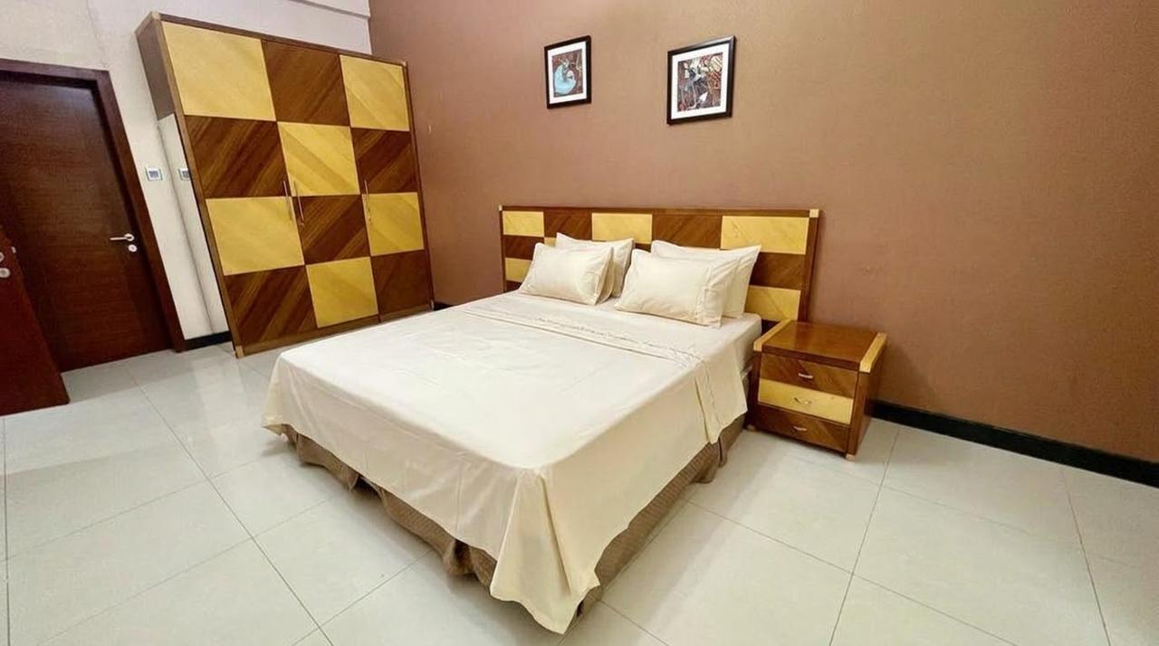 Two-Bedroom Apartment with Pool and Gym