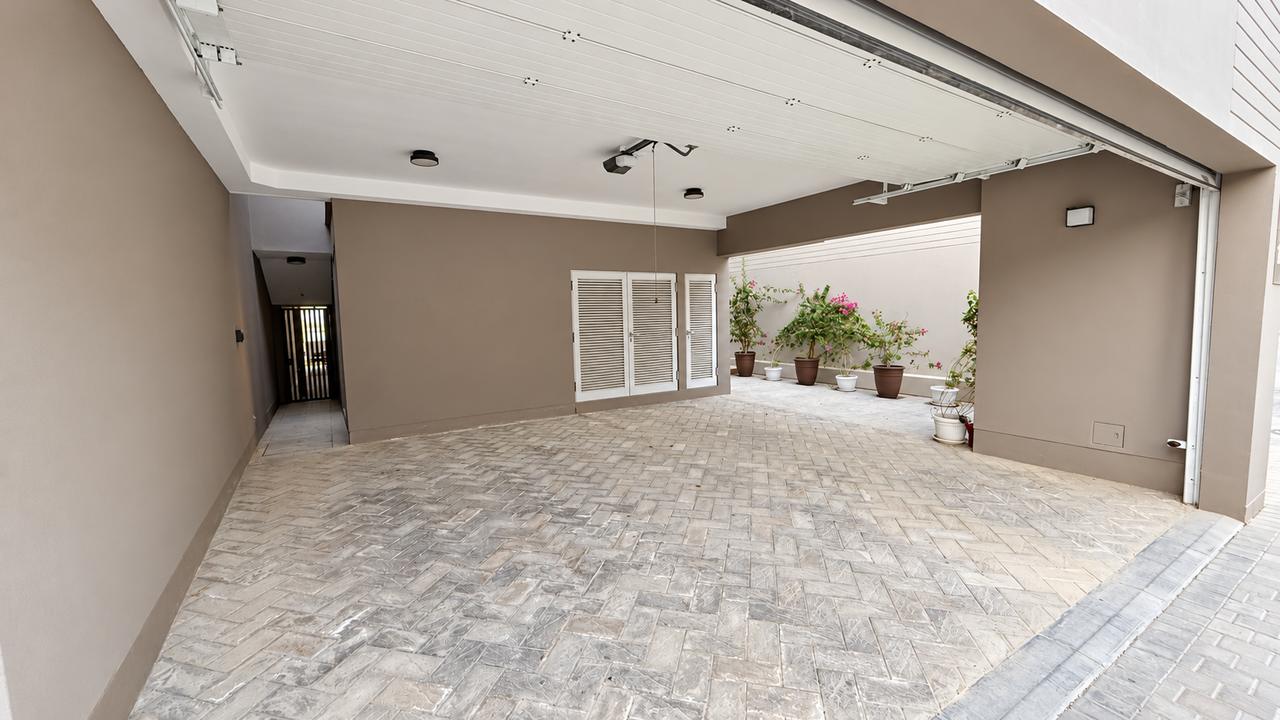 Four-Bedroom Villa with Private Jacuzzi and Garden