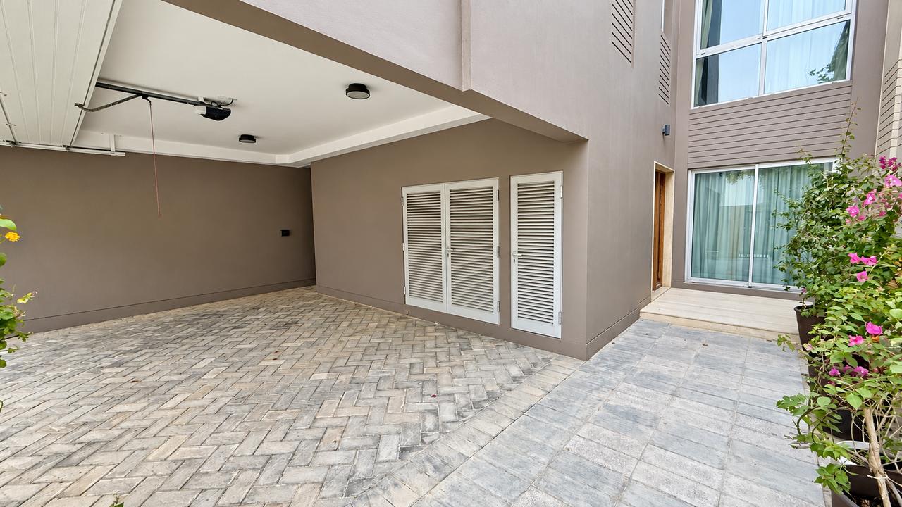 Four-Bedroom Villa with Private Jacuzzi and Garden