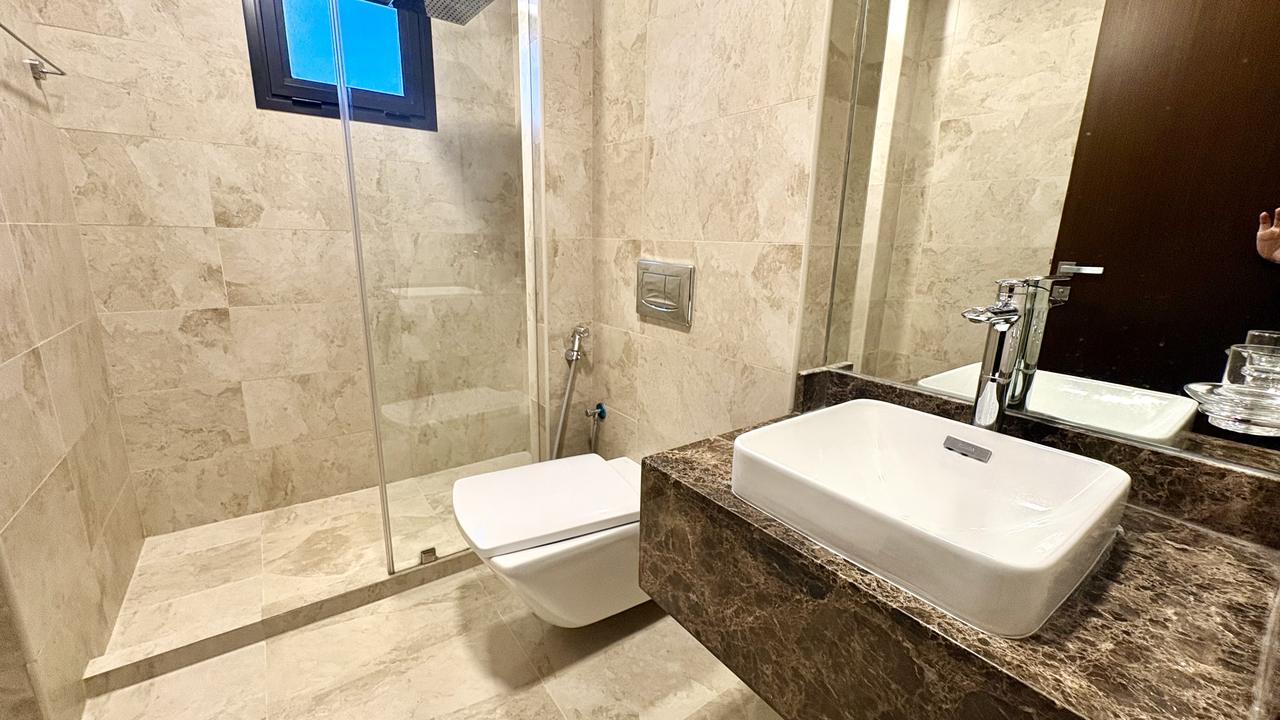 Two-Bedroom Apartment with Pool and Gym