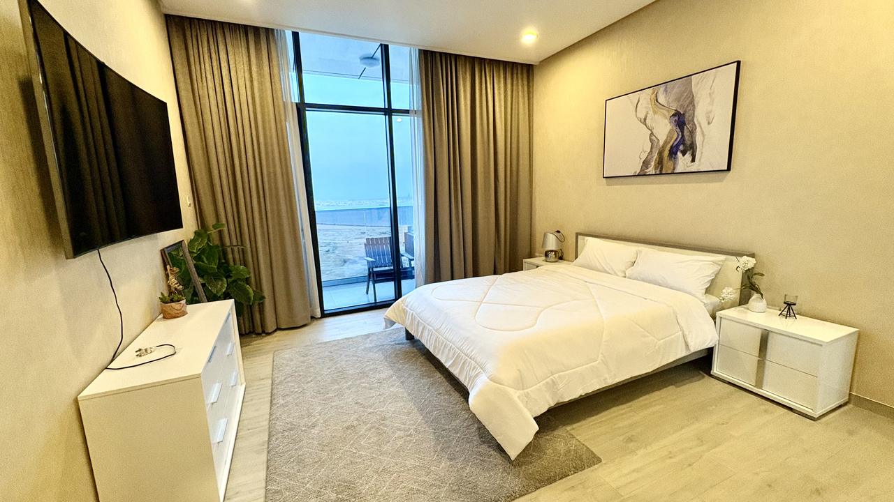 Two-Bedroom Apartment with Pool and Gym