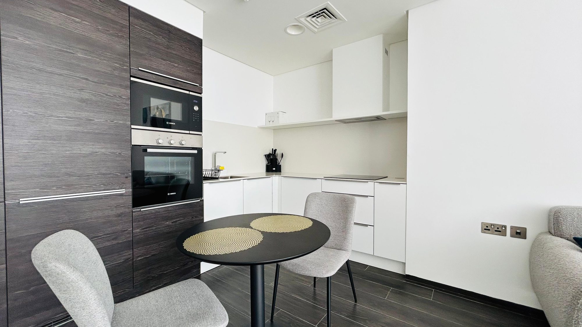 One-Bedroom Apartment with Dual Bathrooms