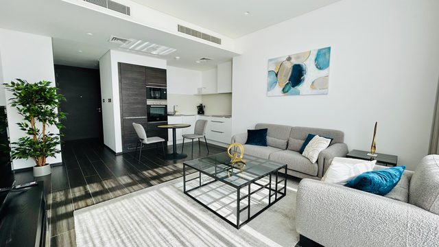One-Bedroom Apartment with Dual Bathrooms