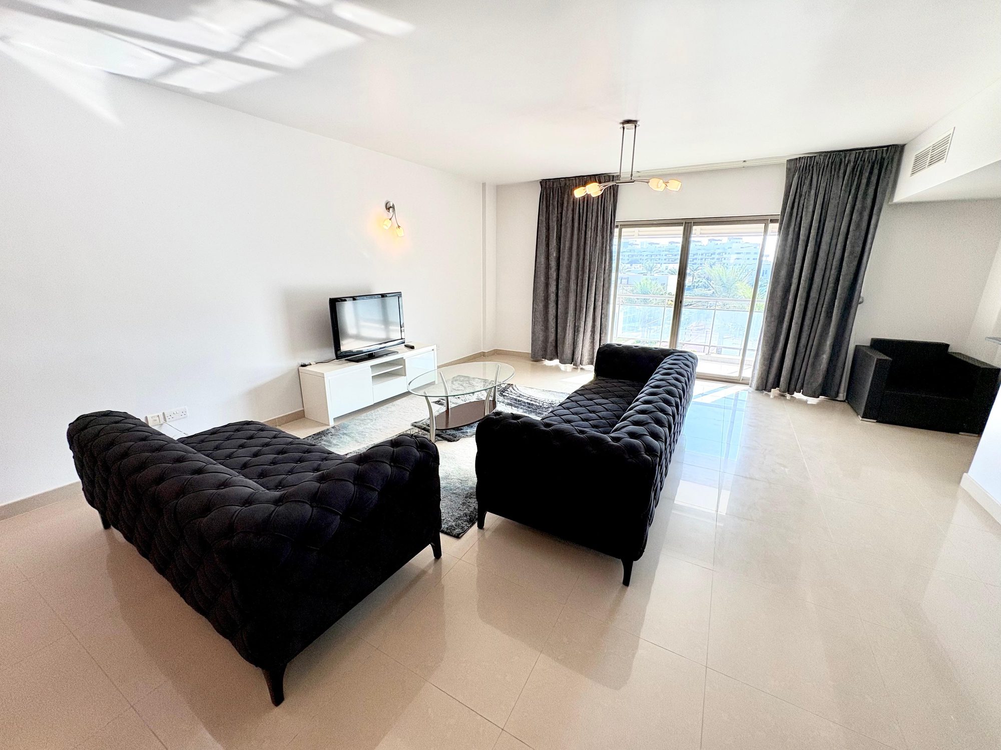 Two-Bedroom Apartment with Balcony in Muharraq