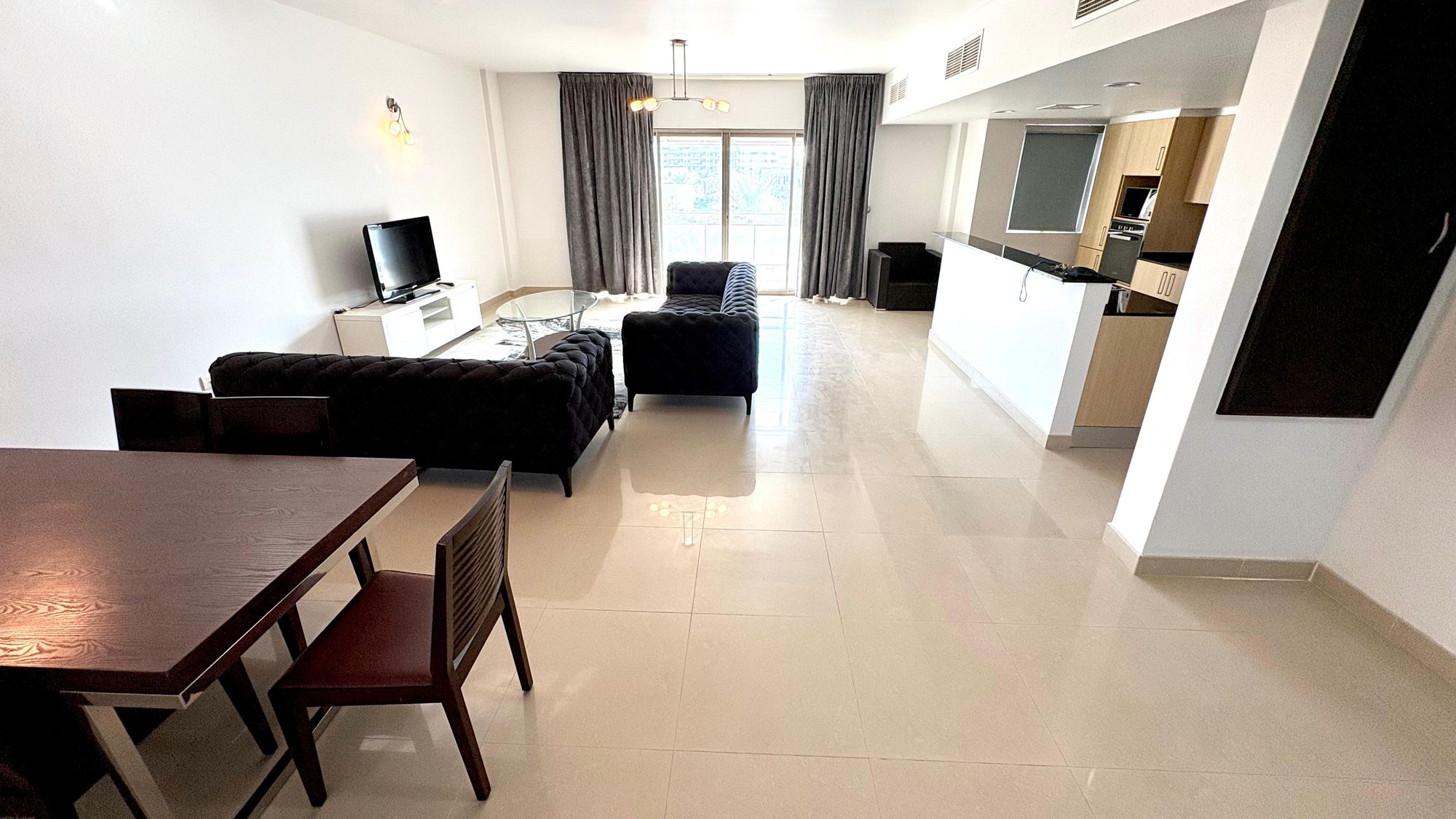 Two-Bedroom Apartment with Balcony in Muharraq
