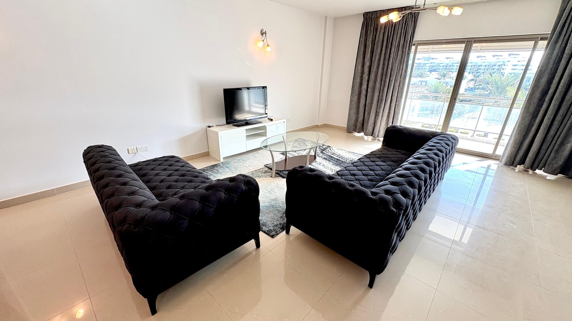 Two-Bedroom Apartment with Balcony in Muharraq