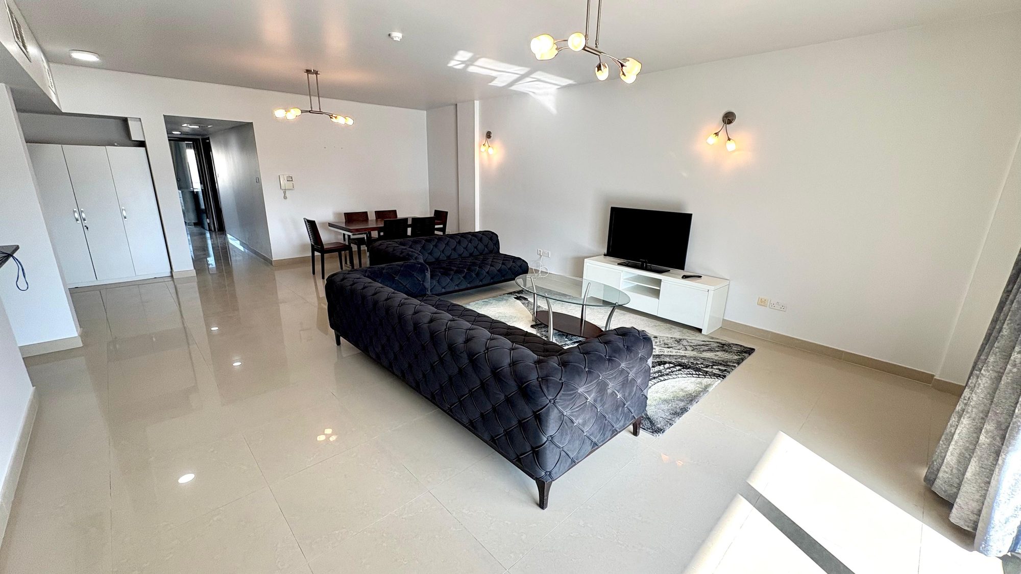 Two-Bedroom Apartment with Balcony in Muharraq