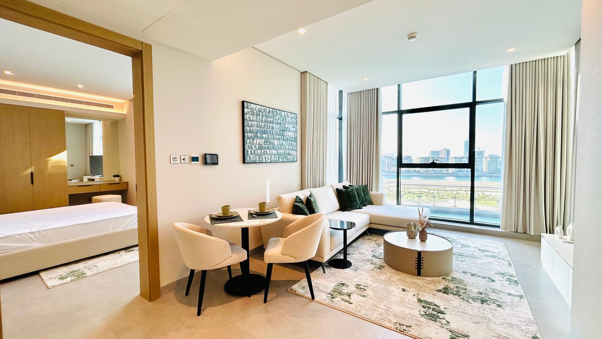 One Bedroom Apartment with Gym and Pool Access