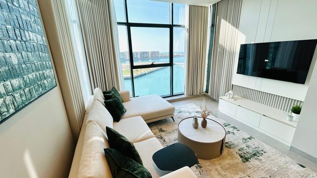 One Bedroom Apartment with Gym and Pool Access