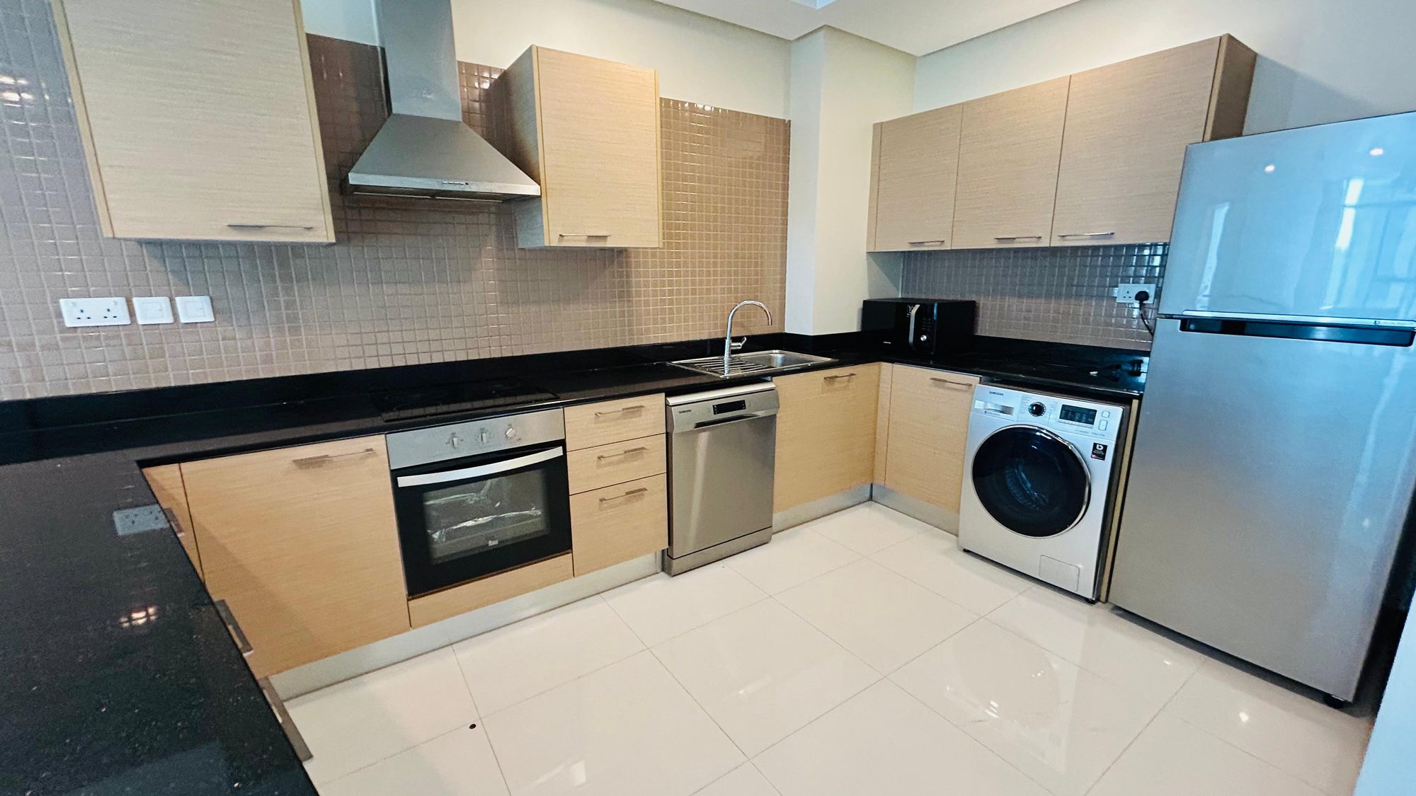 Two Bedroom Apartment with Pool and Gym