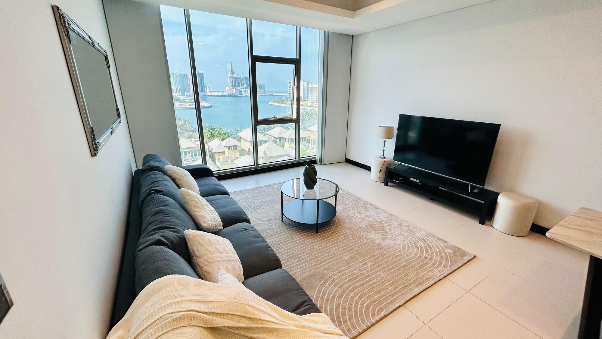 Two-Bedroom Apartment with Pool and Gym