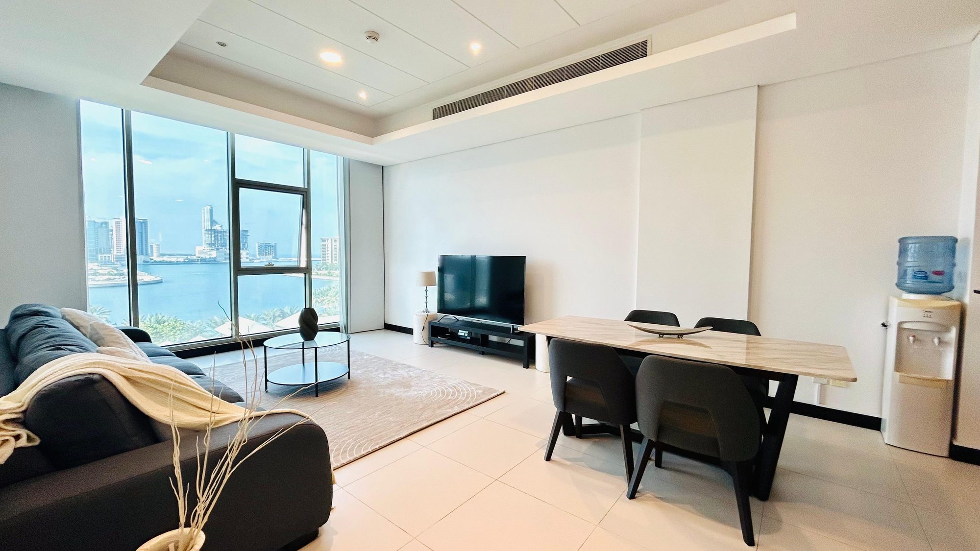 Two-Bedroom Apartment with Pool and Gym