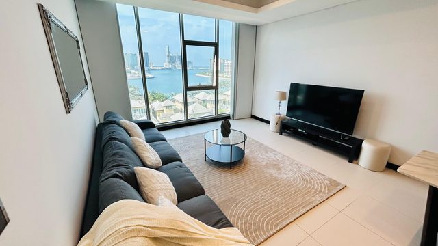 Two-Bedroom Apartment with Pool and Gym
