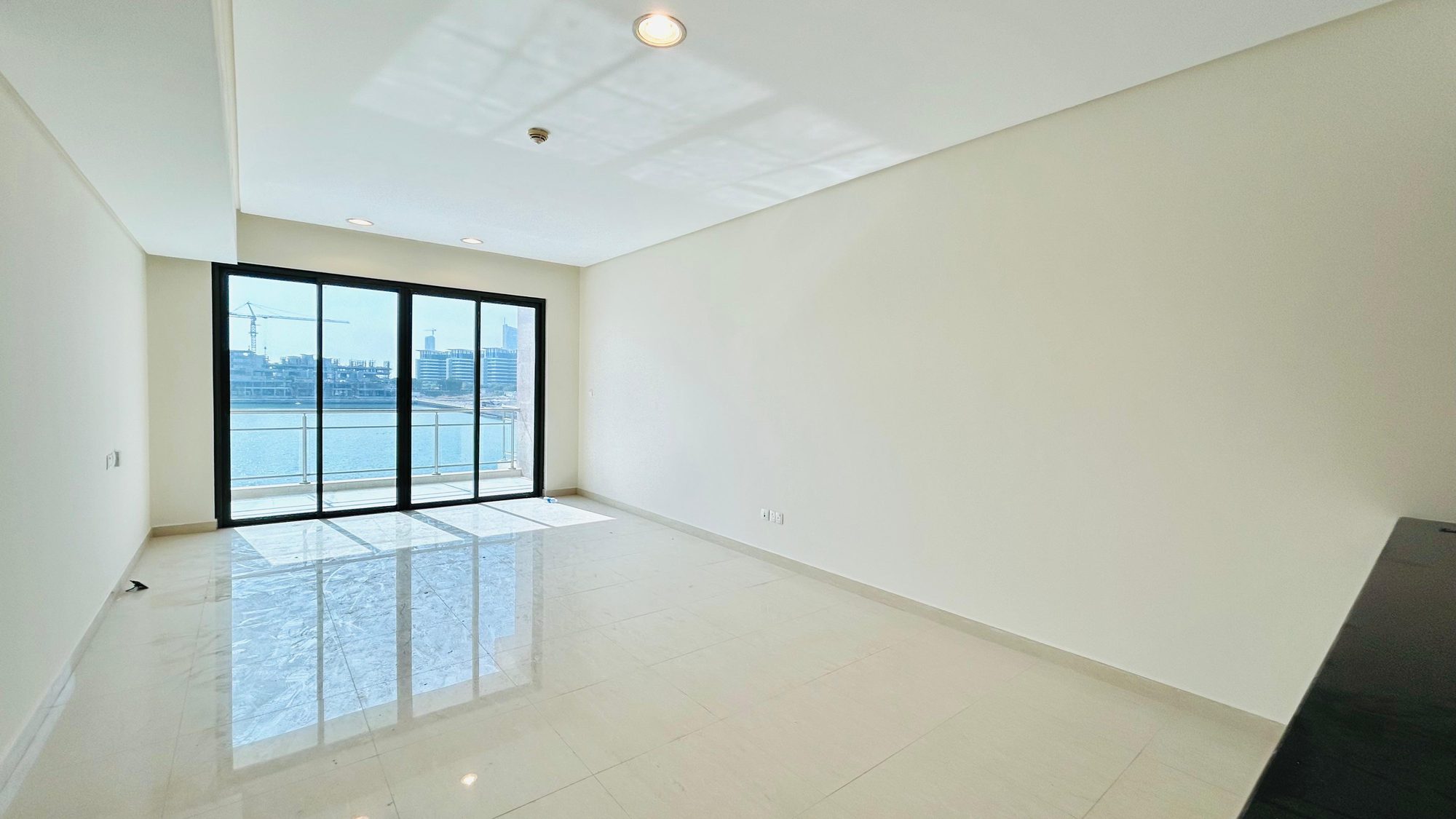 One Bedroom Semi-Furnished Apartment, 86 sqm