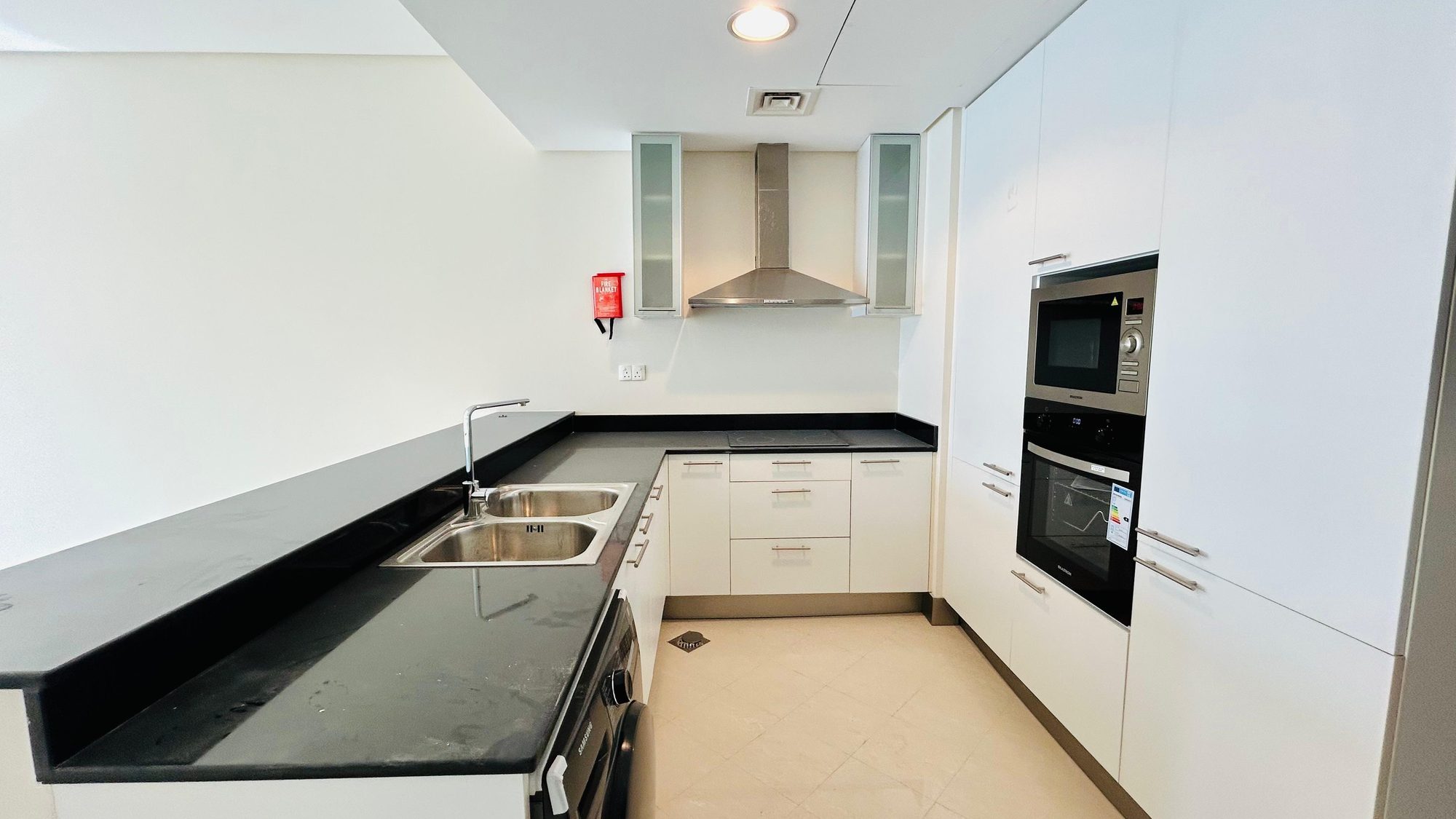 One Bedroom Semi-Furnished Apartment, 86 sqm