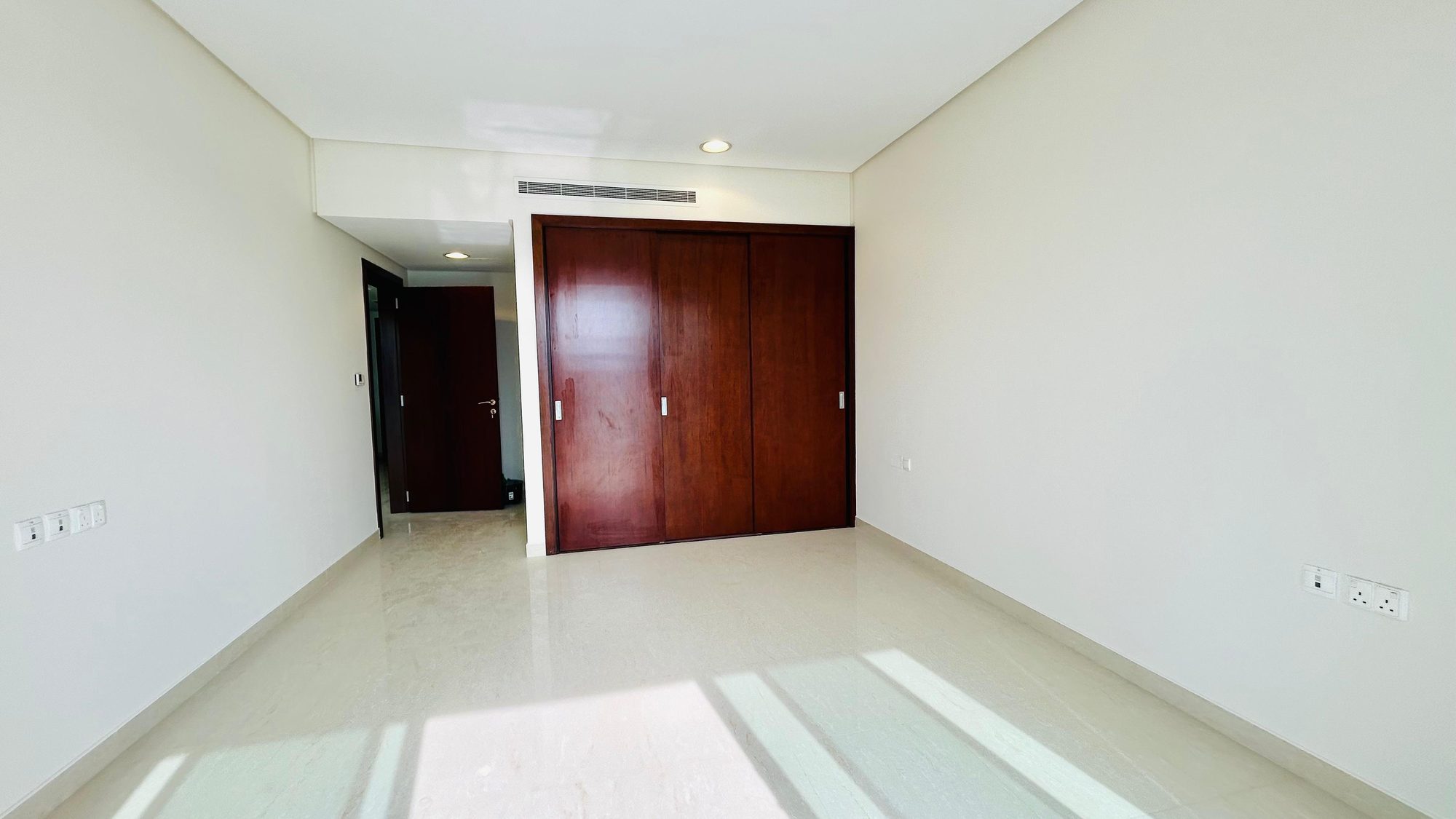 One Bedroom Semi-Furnished Apartment, 86 sqm