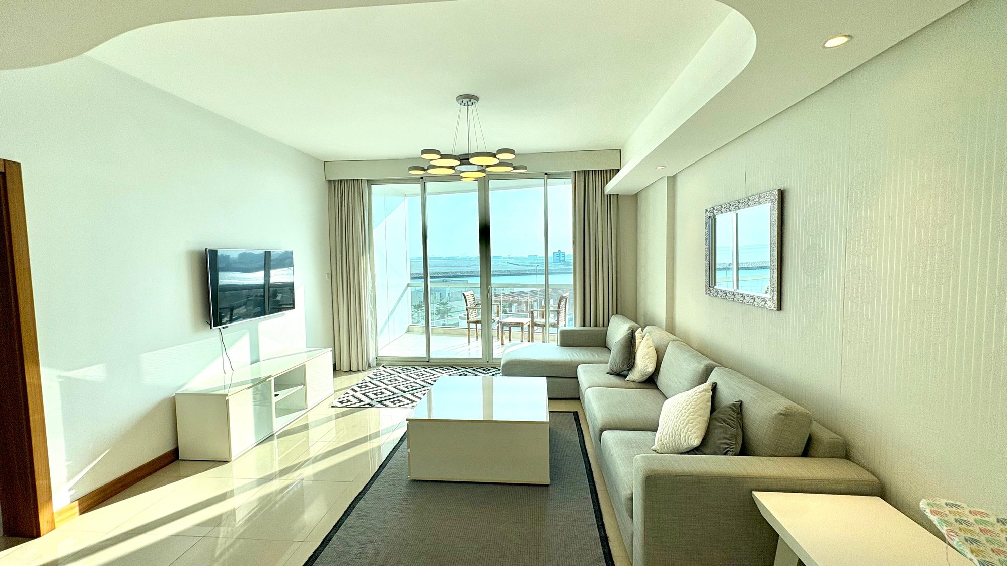 One-Bedroom Apartment with Dual Bathrooms