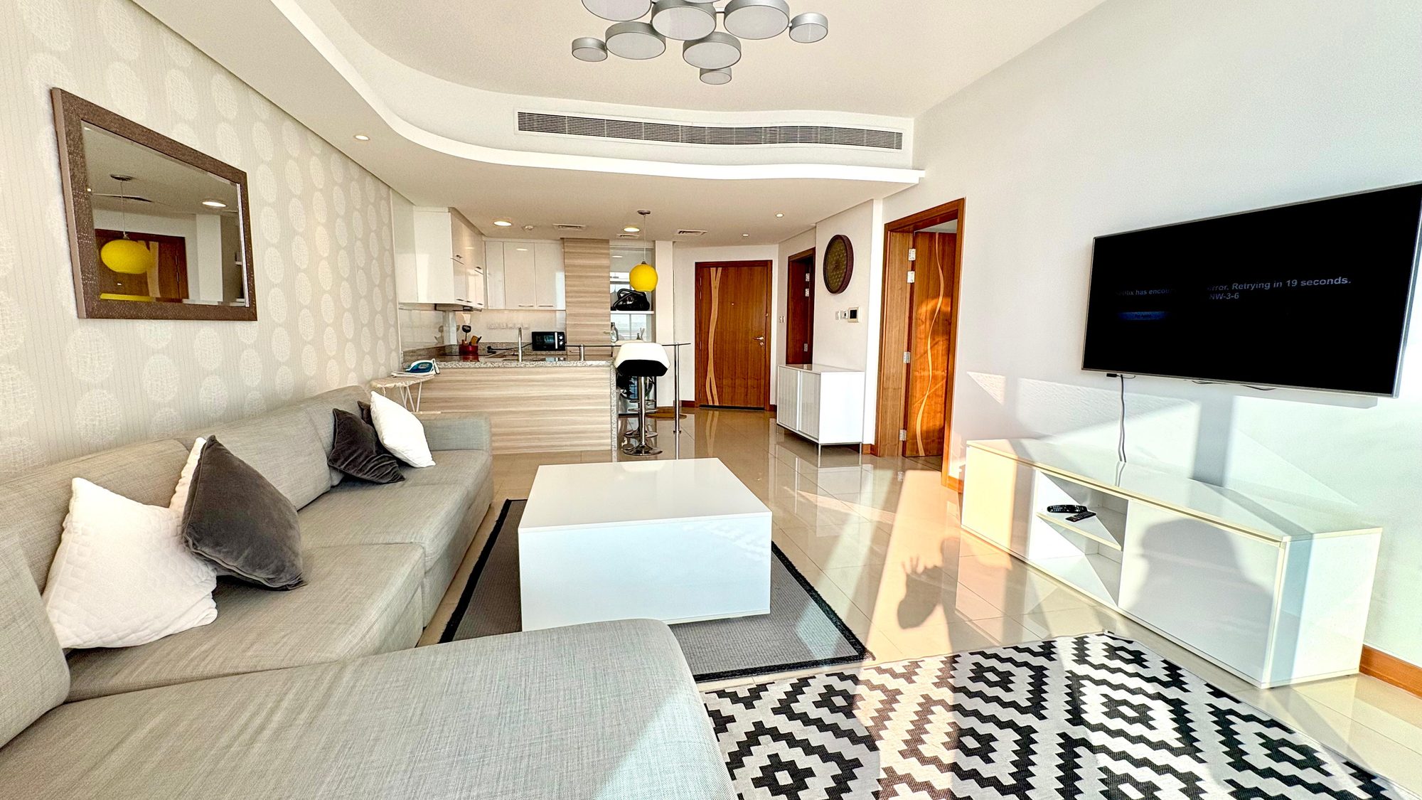 One-Bedroom Apartment with Dual Bathrooms