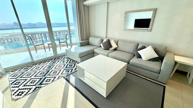 One-Bedroom Apartment with Dual Bathrooms
