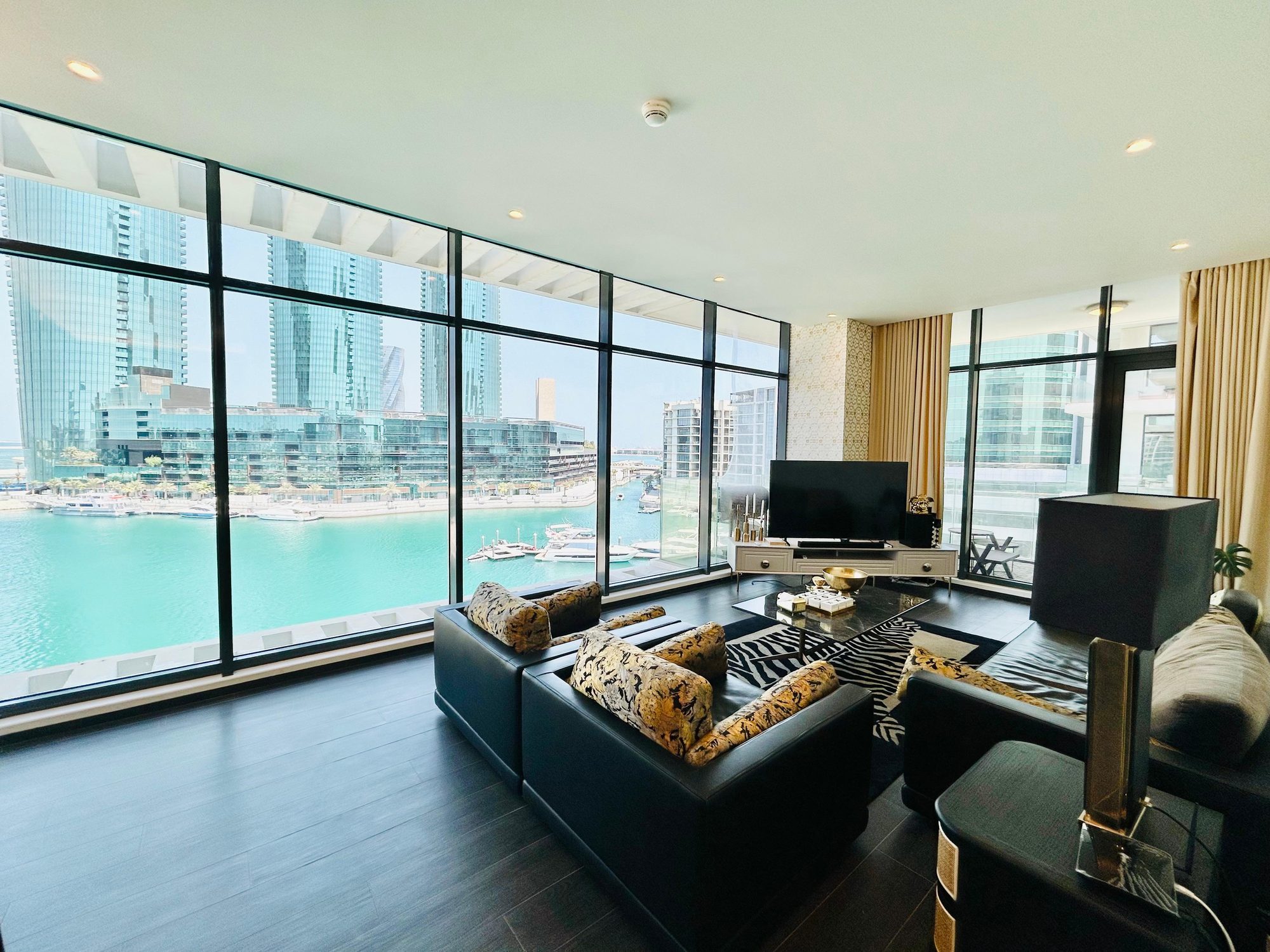 Two-Bedroom Apartment with Sea View and Pool