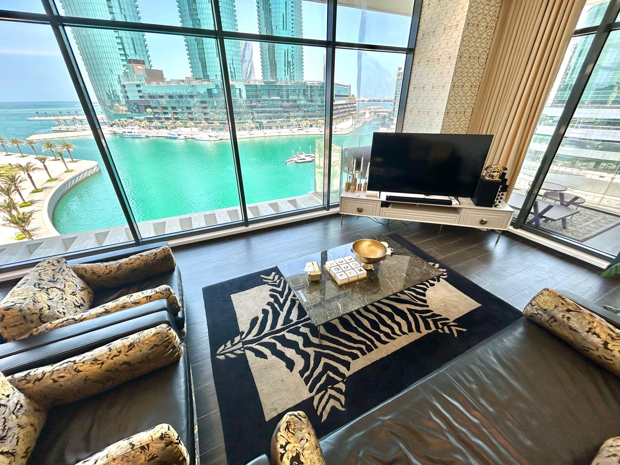 Two-Bedroom Apartment with Sea View and Pool