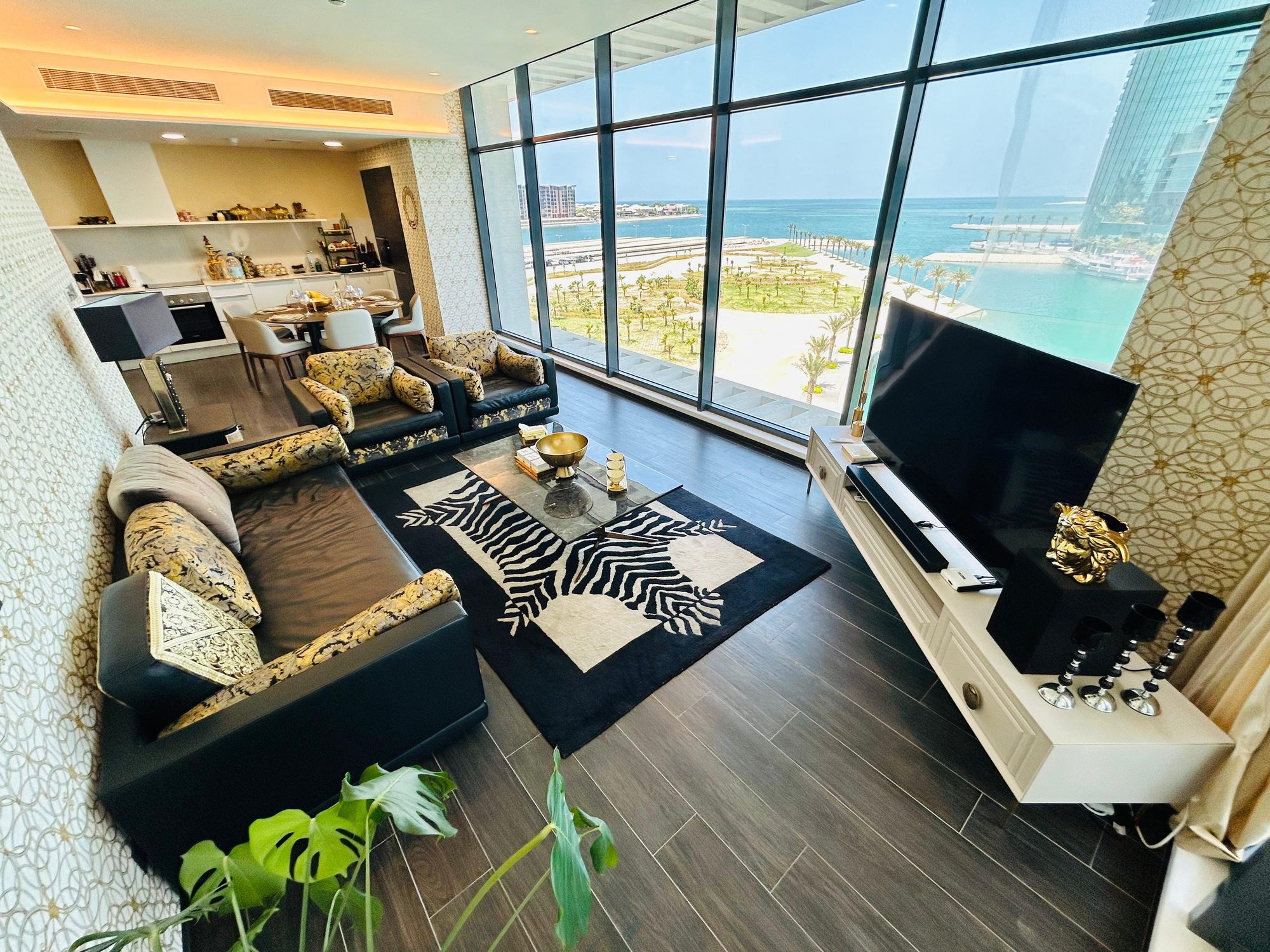 Two-Bedroom Apartment with Sea View and Pool