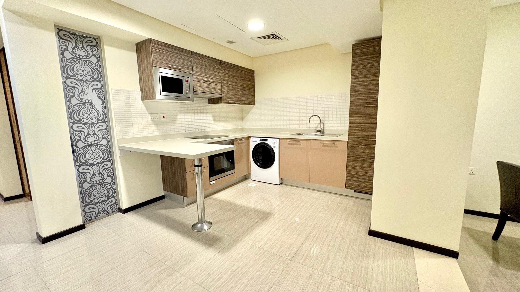 1-Bedroom Apartment with Comprehensive Building Amenities