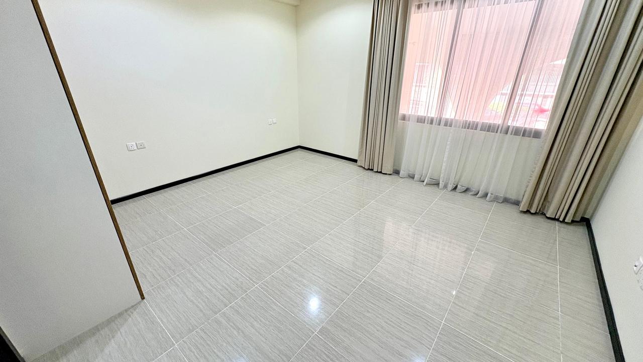 Three Bedroom Apartment with Shared Facilities