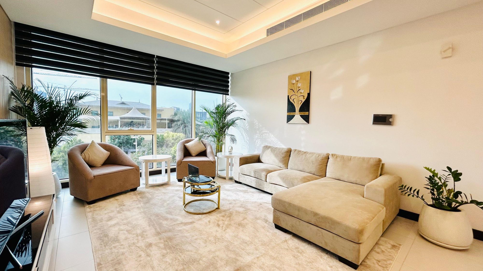 Two Bedroom Apartment with Pool and Gym